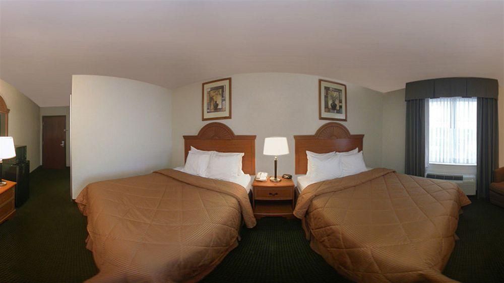 Quality Inn & Suites Franklin Buitenkant foto