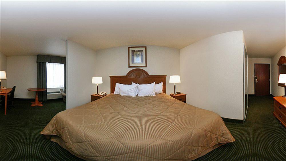 Quality Inn & Suites Franklin Buitenkant foto
