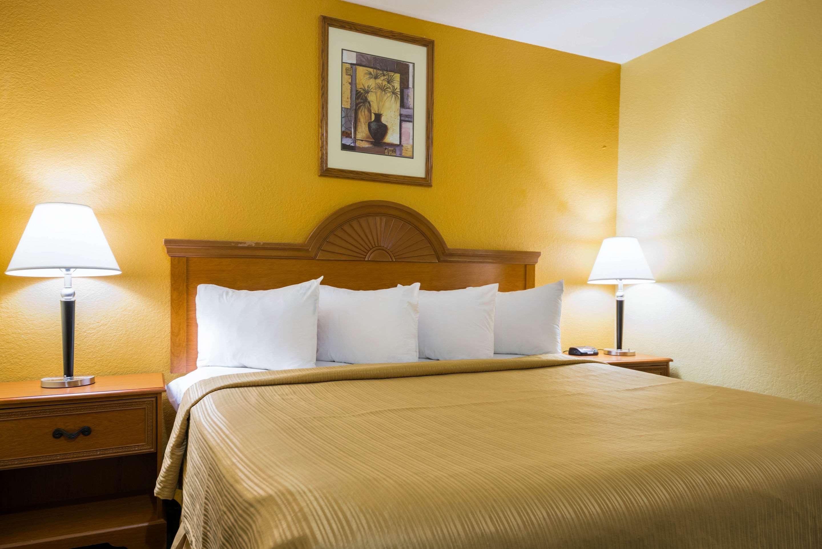 Quality Inn & Suites Franklin Buitenkant foto