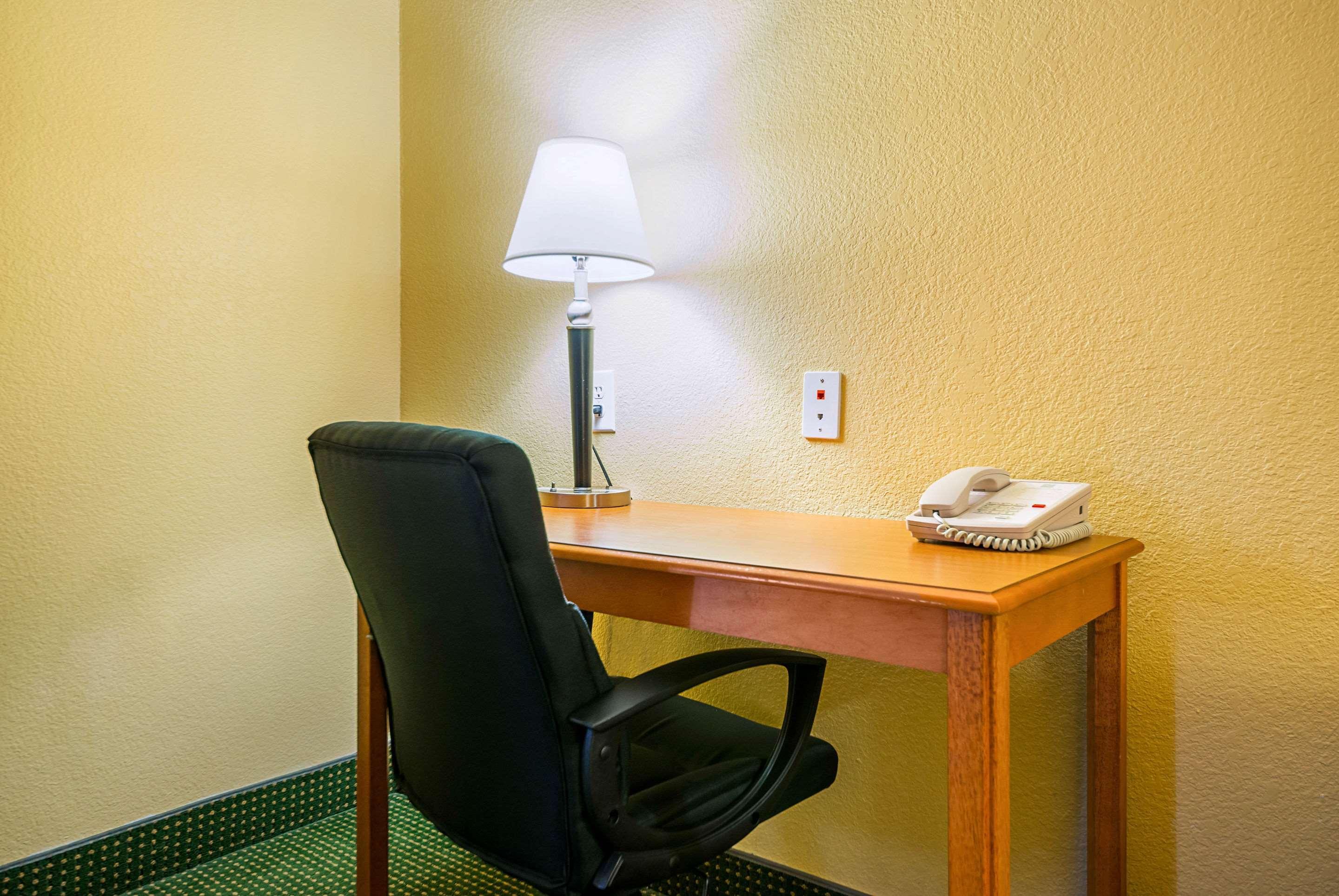 Quality Inn & Suites Franklin Buitenkant foto